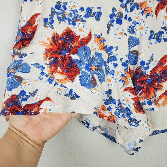 Free People Floral Print Shorts Red and Blue Size 6 - Picture 8 of 12